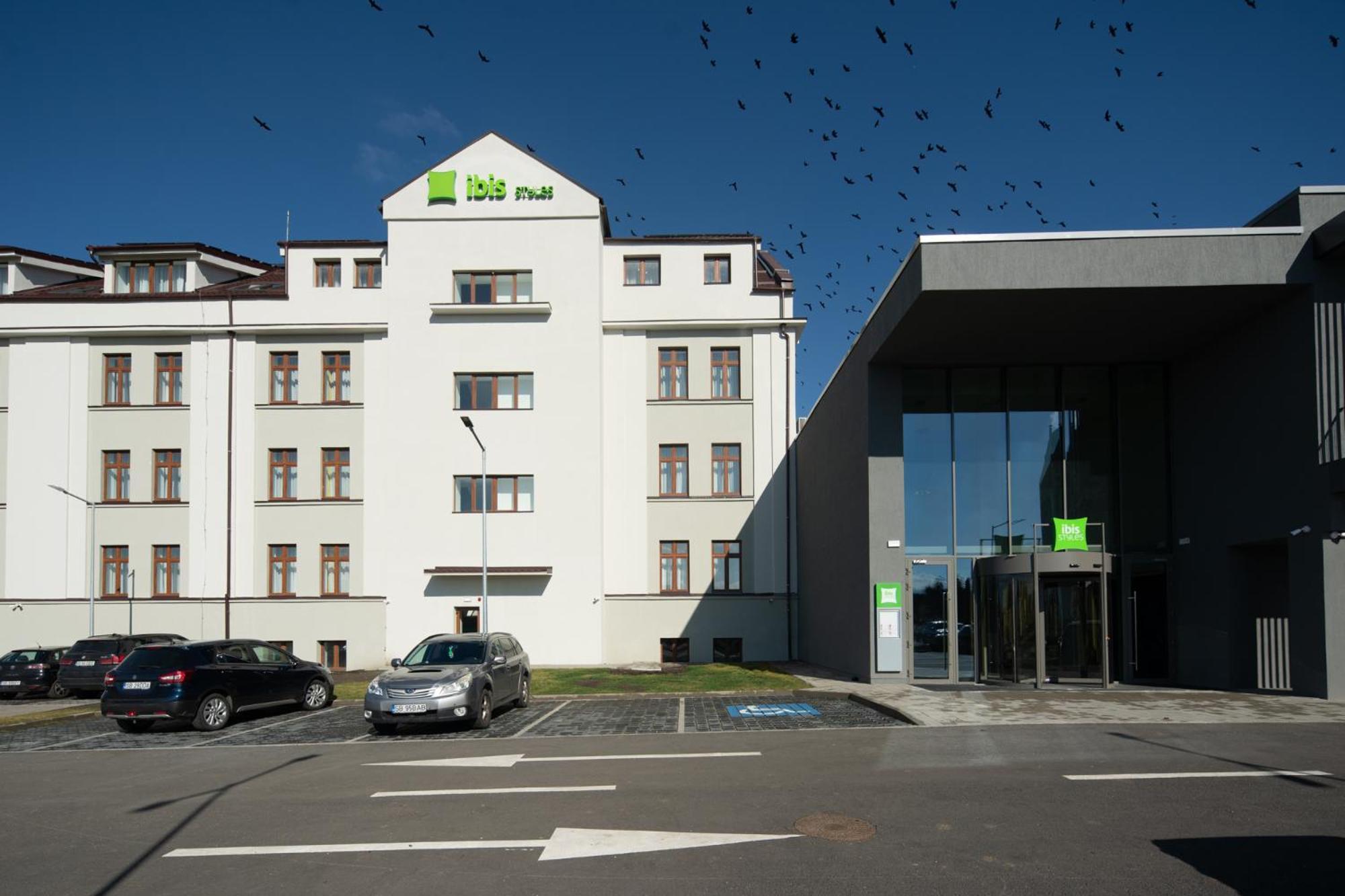 Hotel Ibis Styles Sibiu Arsenal Extérieur photo