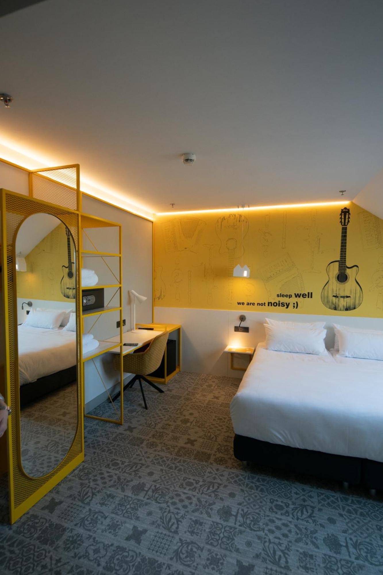 Hotel Ibis Styles Sibiu Arsenal Extérieur photo